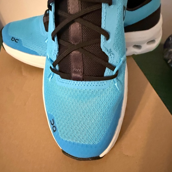 On Cloud Running Cloud Leap Sneakers - Picture 3 of 7